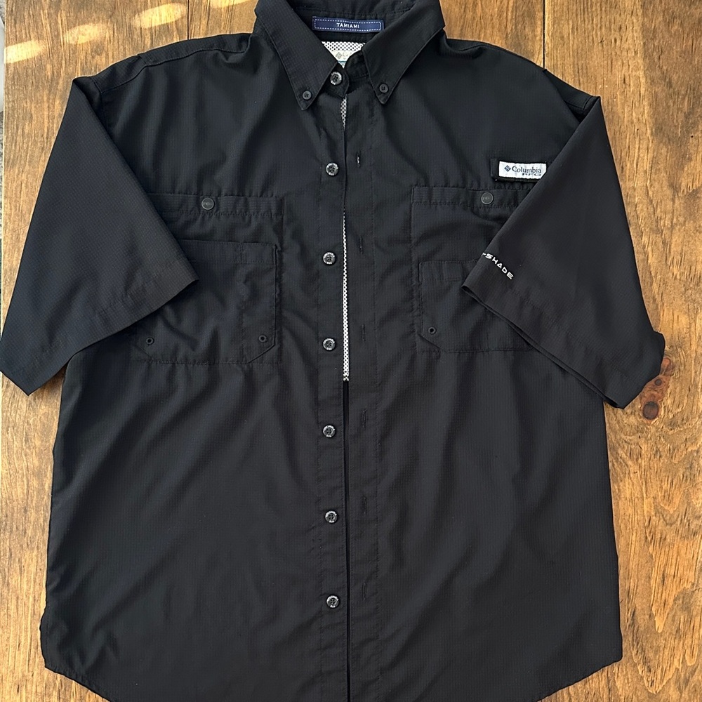 Columbia Black Button-Up Short Sleeve Shirt